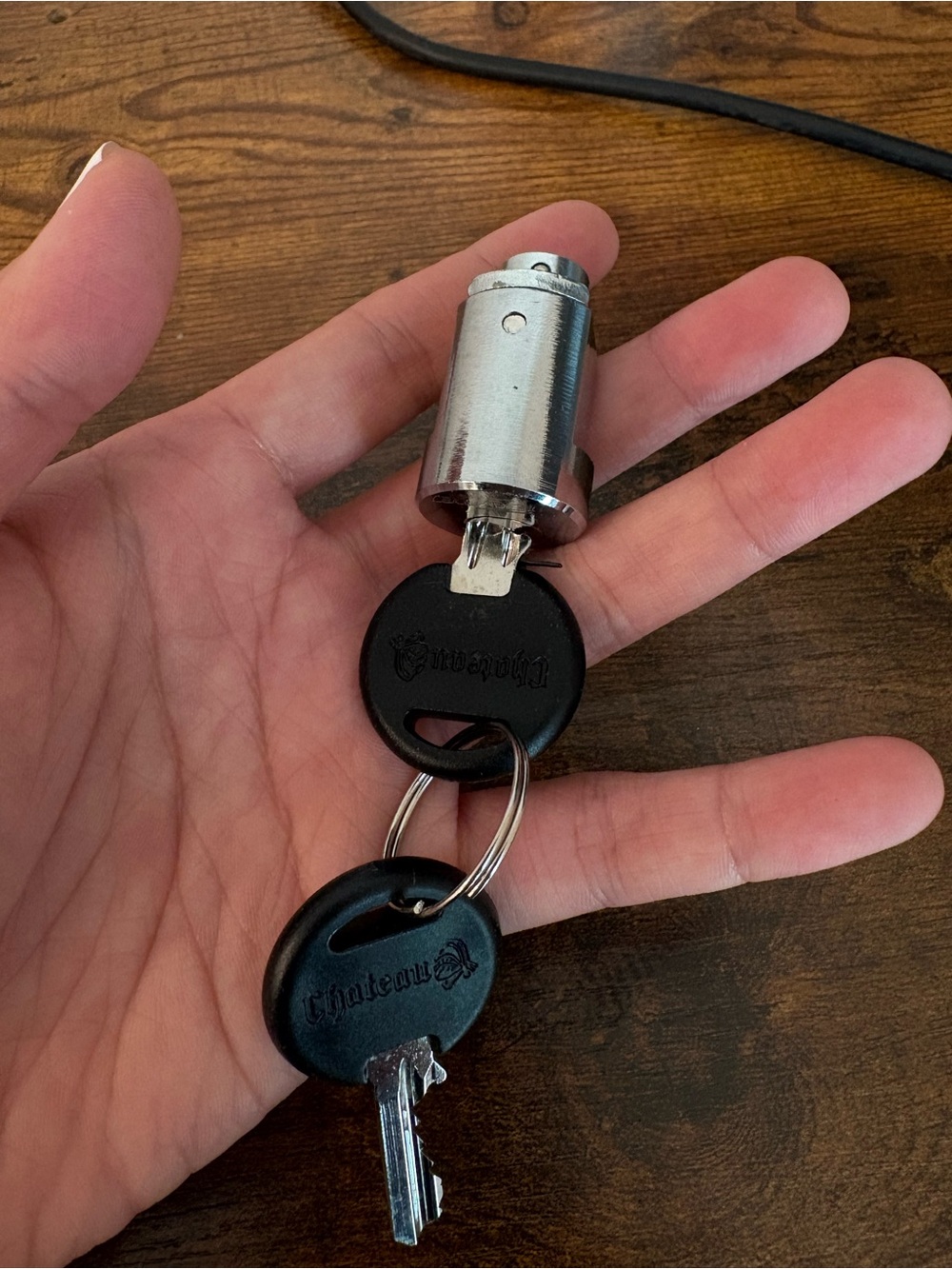 Bezel Chateau Cylinder Lock w/2 Keys